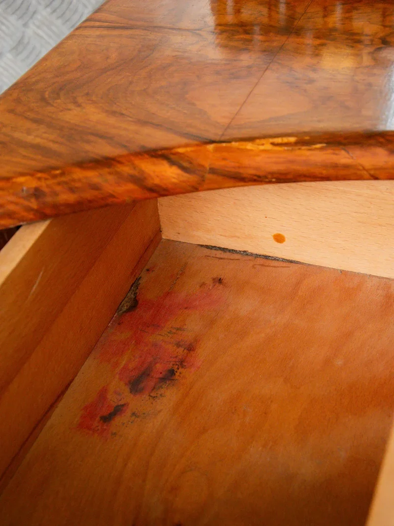 Louise, la coiffeuse en bois N°120