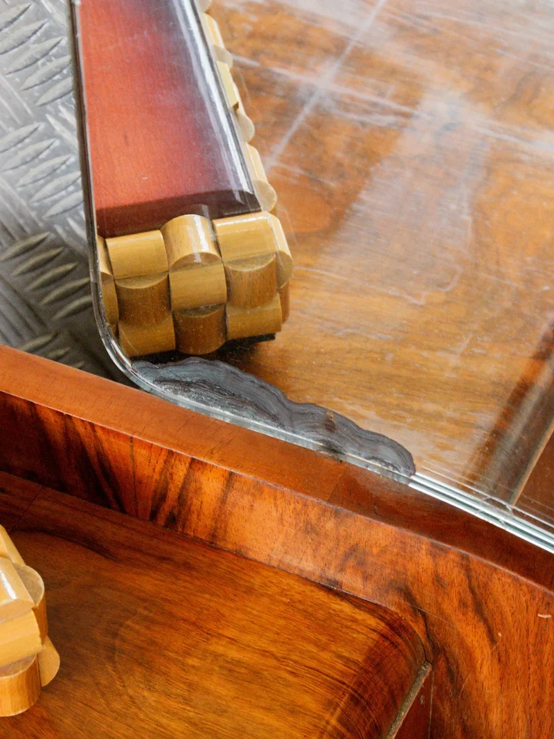 Louise, la coiffeuse en bois N°120