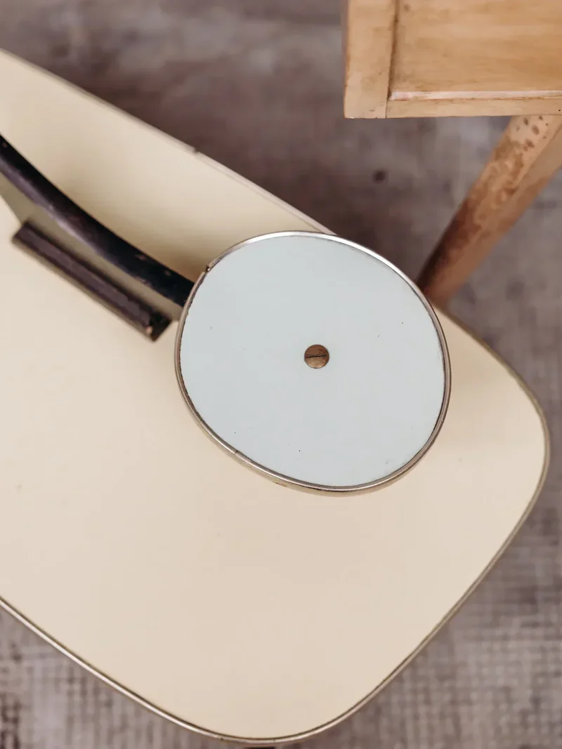 Ariel, le porte-plantes en formica N°463