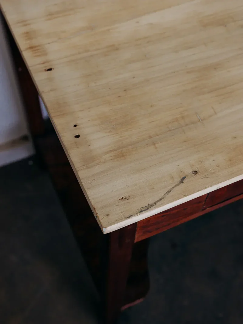 Louise, la coiffeuse en bois N°128