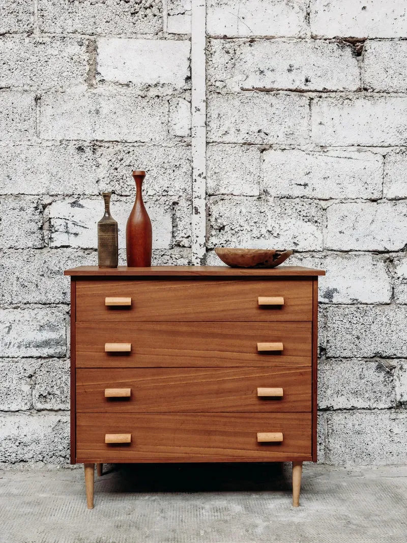 Olga, la commode en bois N°150
