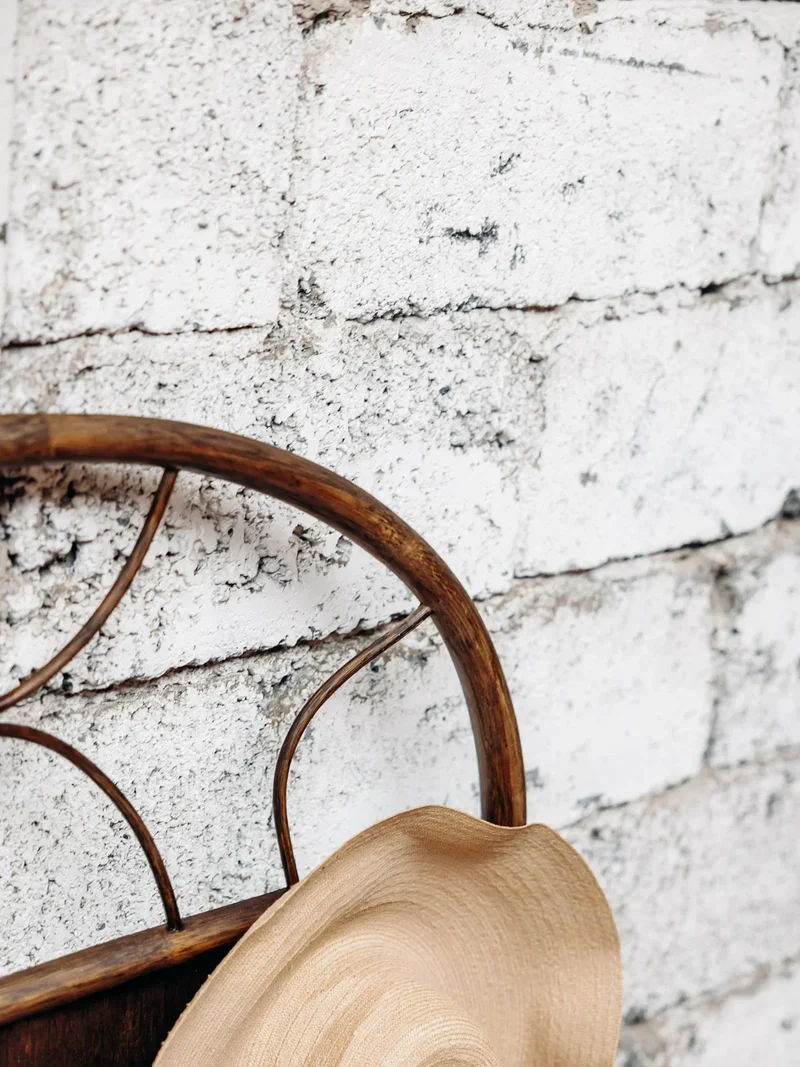 Max, le porte-manteau en rotin N°70