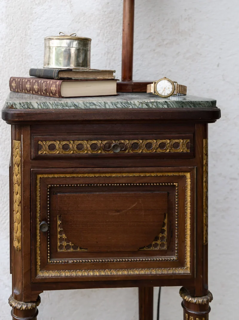 Odile, la table de chevet en bois N°437