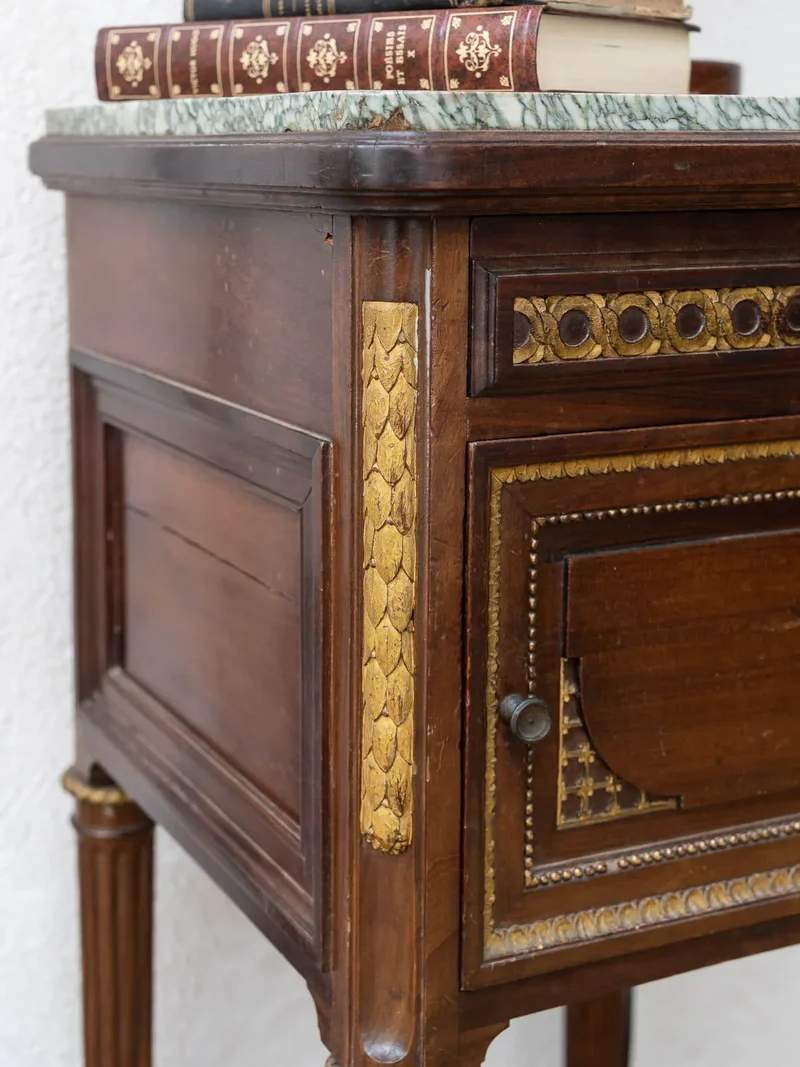 Odile, la table de chevet en bois N°437