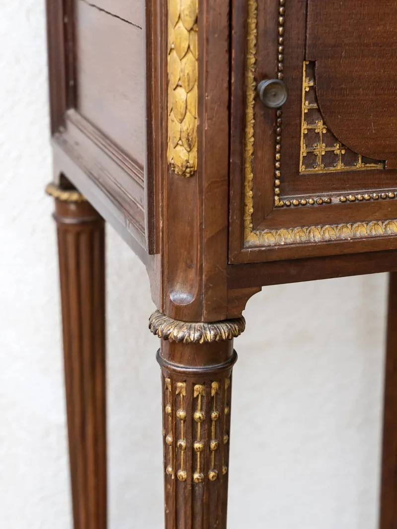 Odile, la table de chevet en bois N°437
