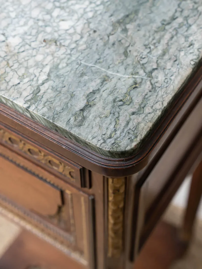 Odile, la table de chevet en bois N°437