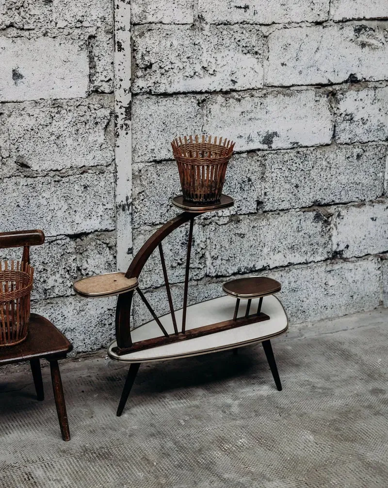 Ariel, le porte plante en formica N°427