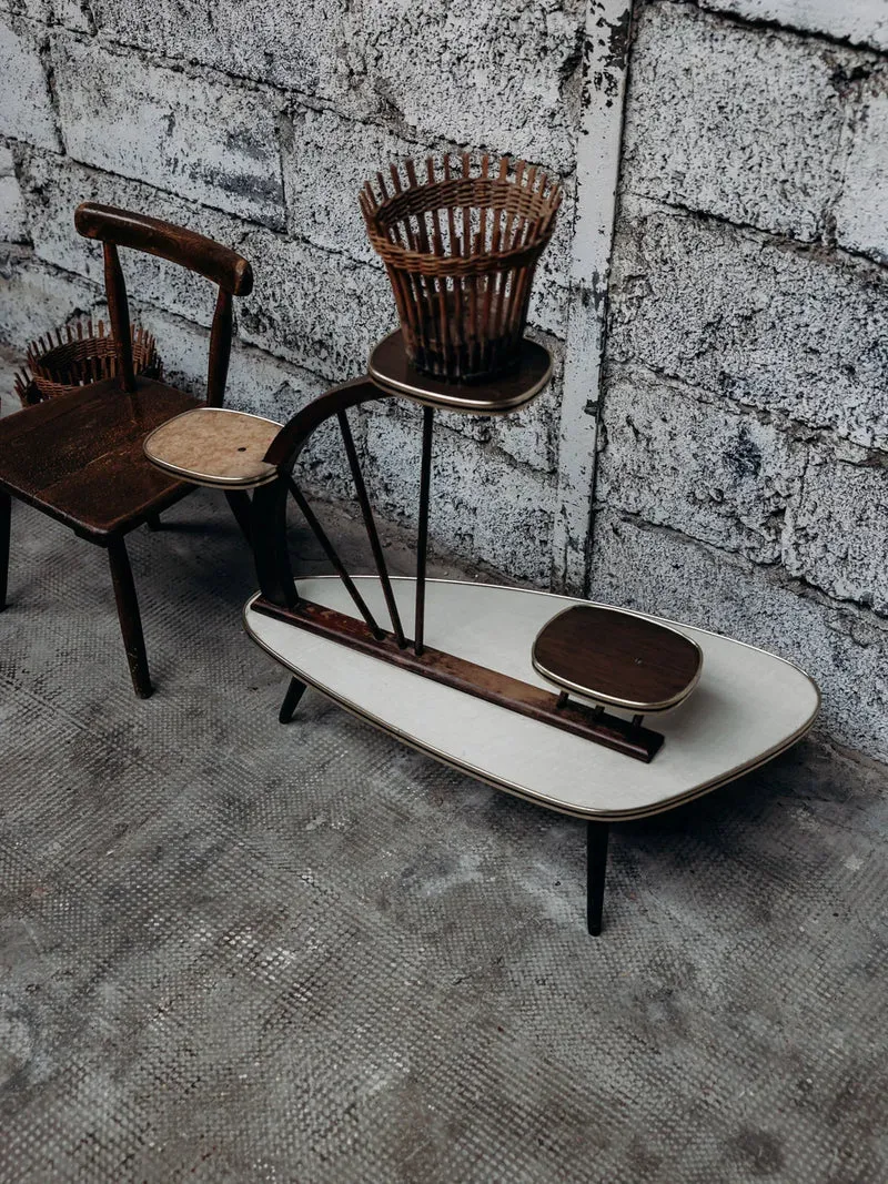Ariel, le porte plante en formica N°427