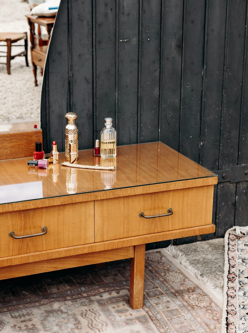 Louise, la coiffeuse en bois N°152
