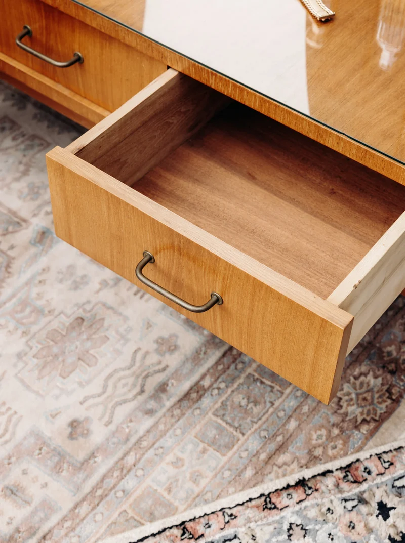 Louise, la coiffeuse en bois N°152