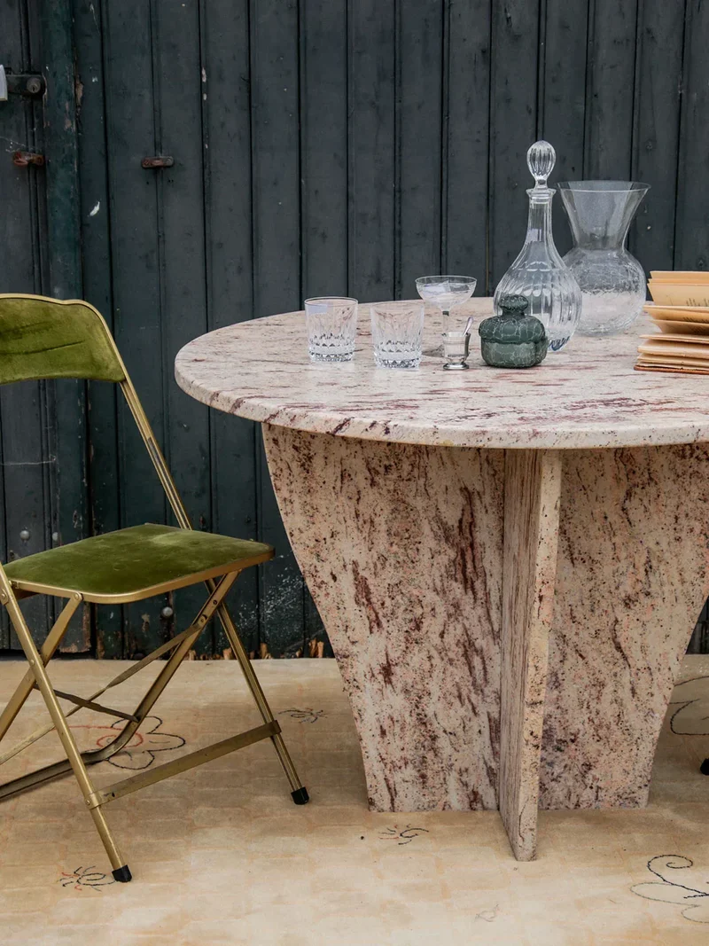 Karla, la table à manger en marbre N°366