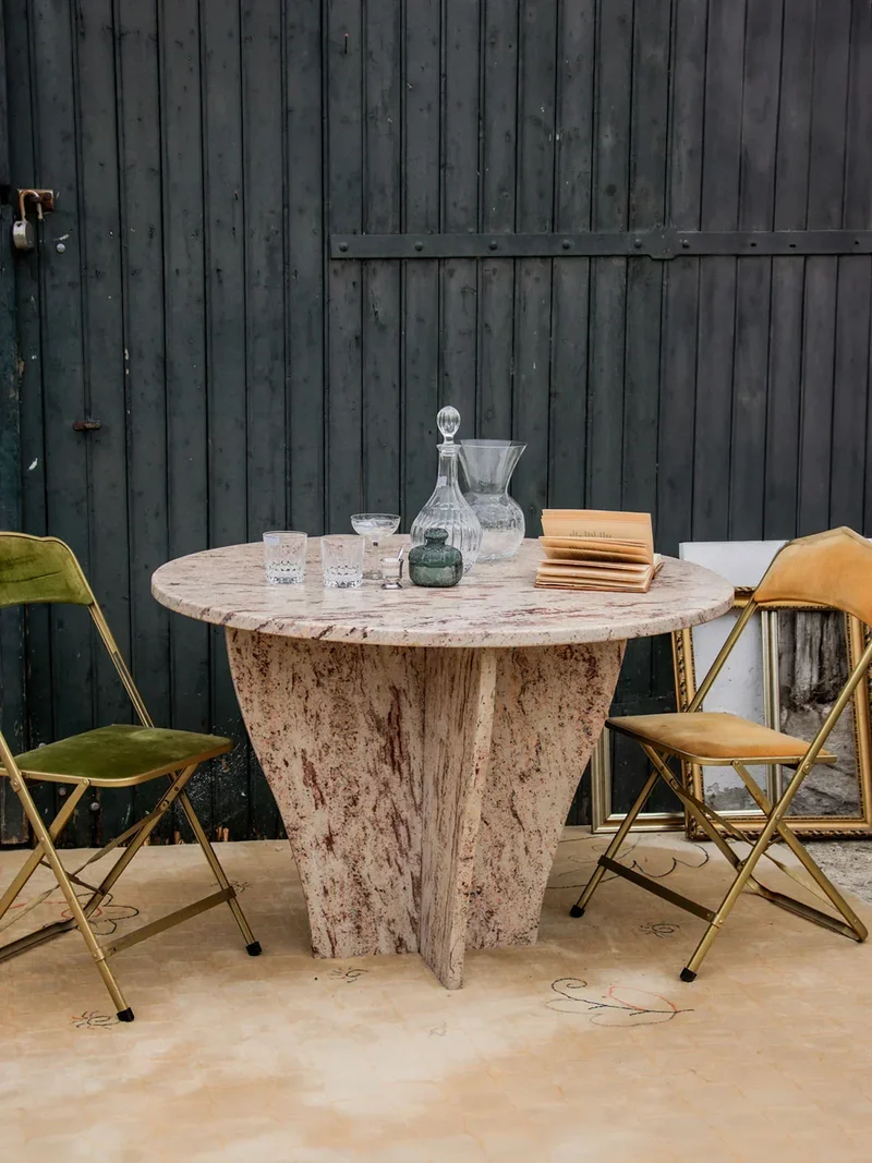 Karla, la table à manger en marbre N°366