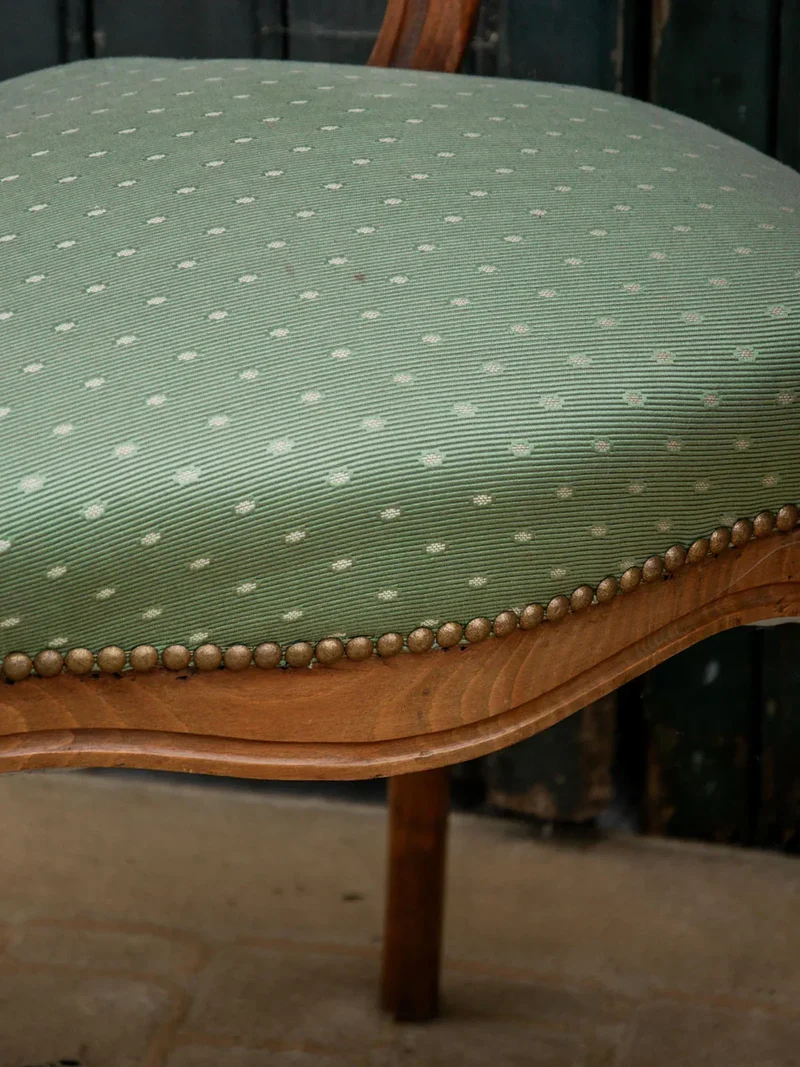 Claude, la chaise verte en bois N°624