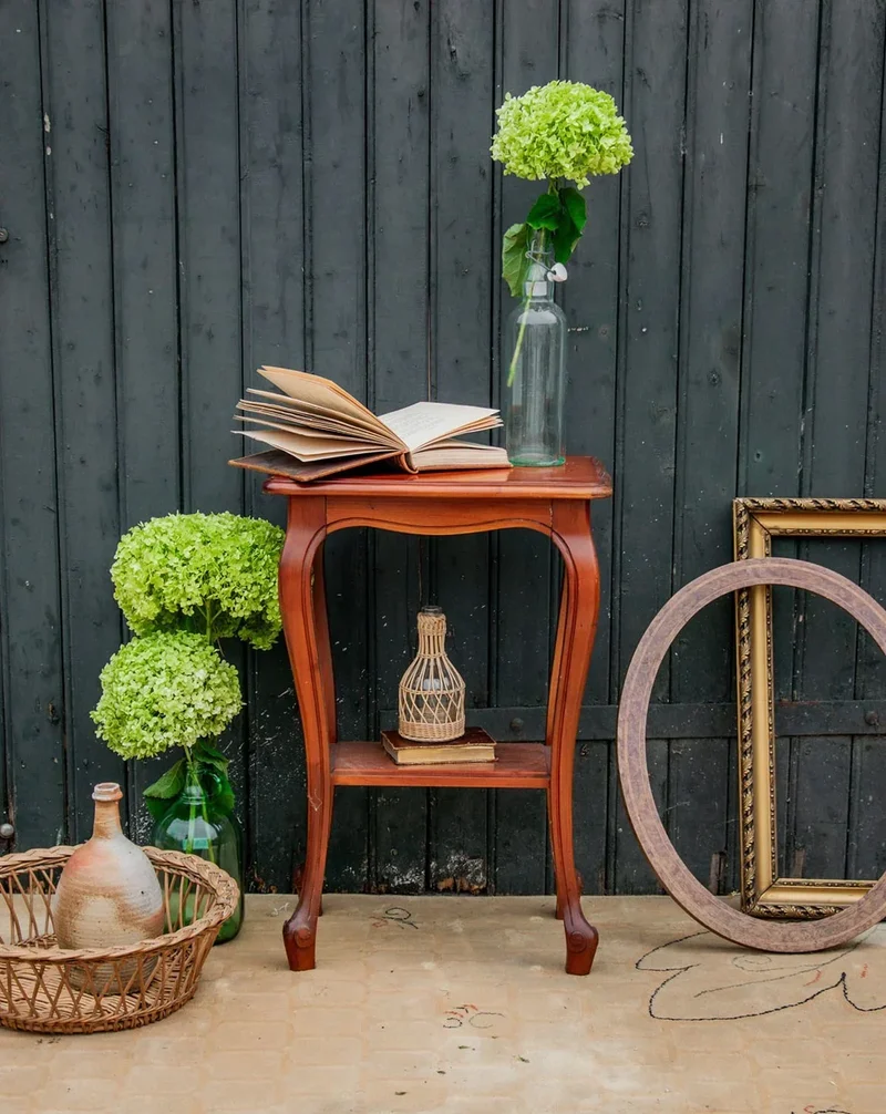 Francine, la table d'appoint en bois N°447