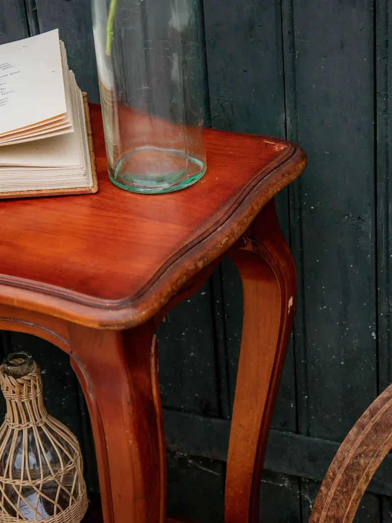 Francine, la table d'appoint en bois N°447