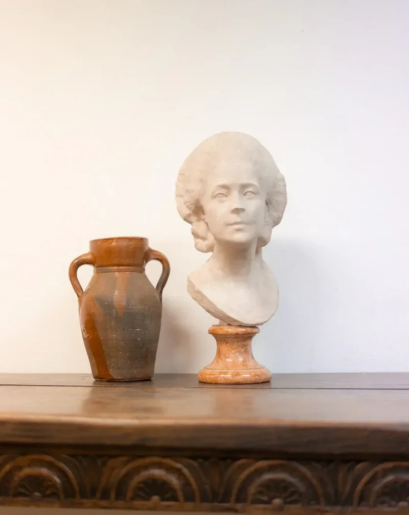 Alix, le buste en plâtre N°457