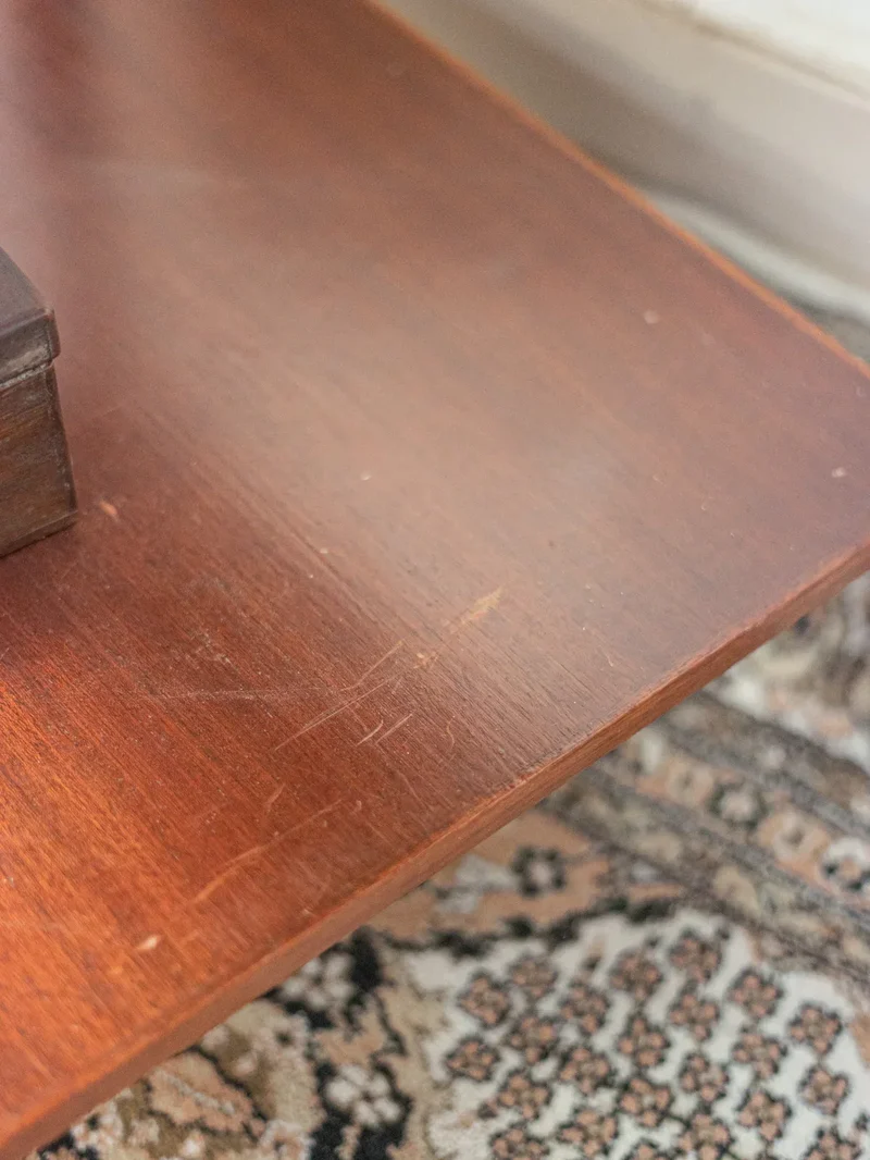 Francine, la table d'appoint en bois N°473