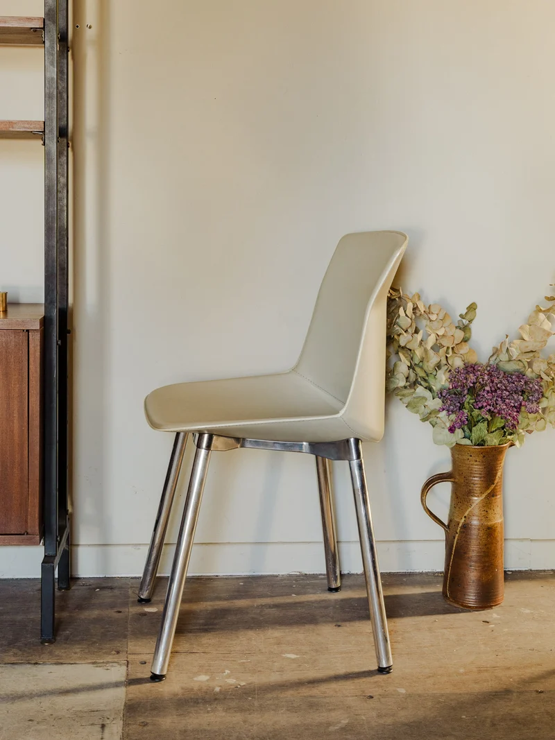 Alma, la chaise en cuir N°862