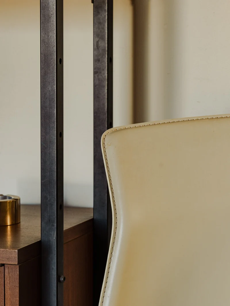 Alma, la chaise en cuir N°862