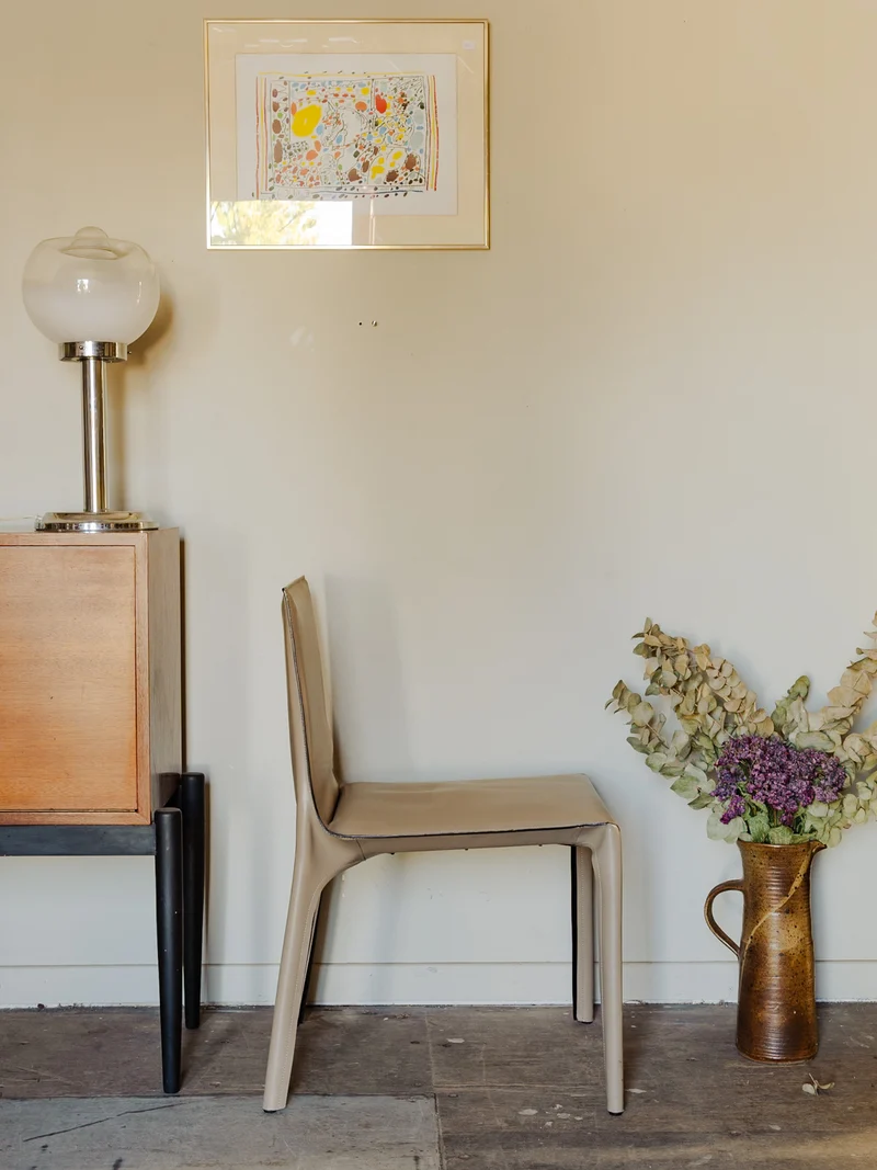 Alma, la chaise Knoll en cuir N°861