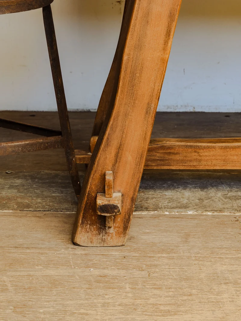 Romy, la table à manger en bois N°410