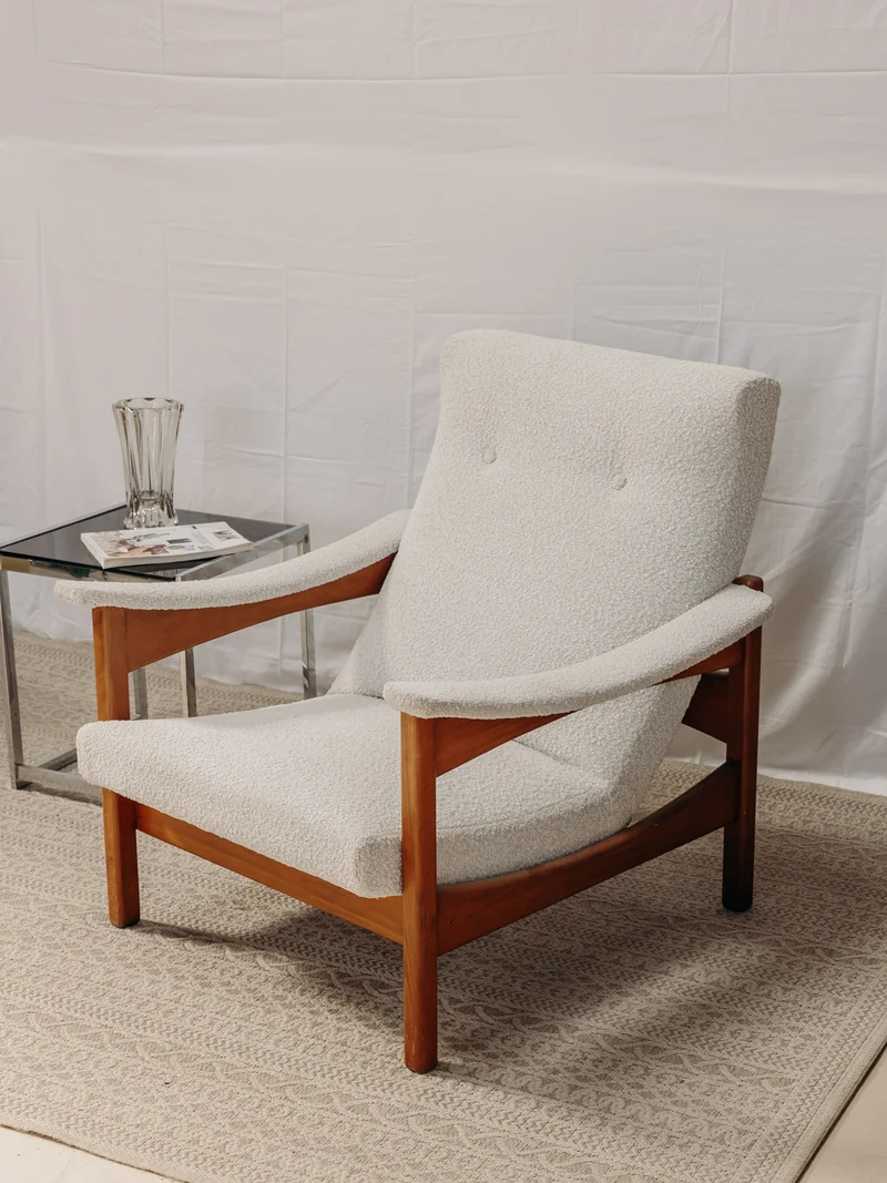 Jakob, le fauteuil en bois Guermonprez N°647