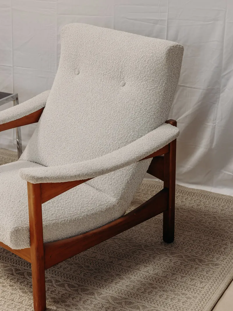 Jakob, le fauteuil en bois Guermonprez N°647