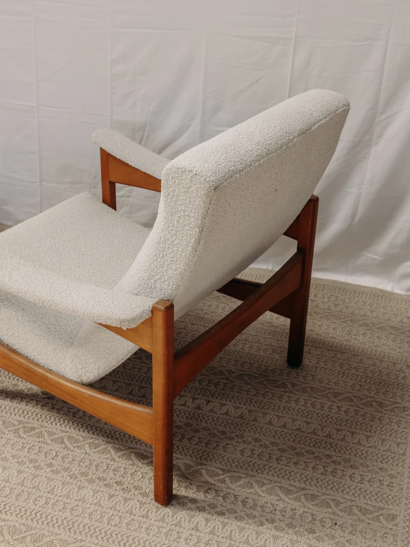 Jakob, le fauteuil en bois Guermonprez N°647