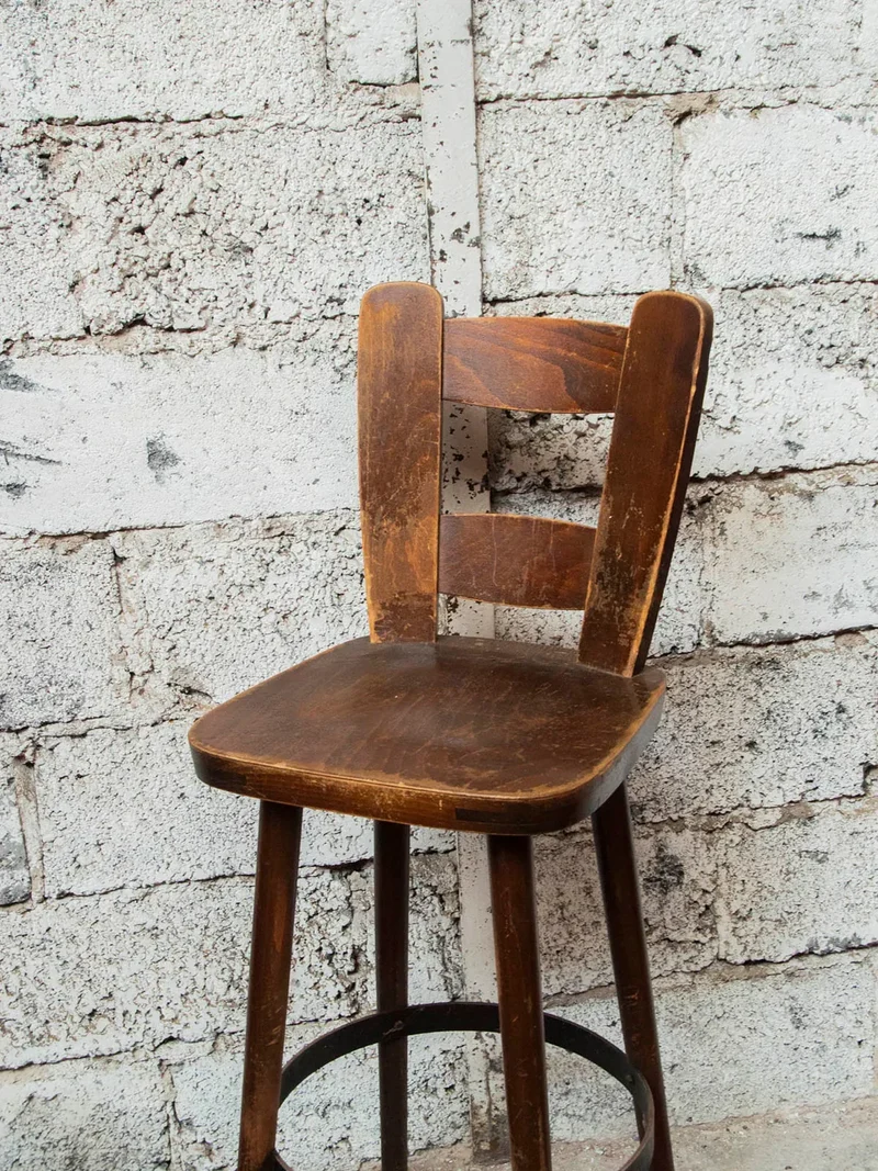 Pierre, le tabouret de bar en bois N°28