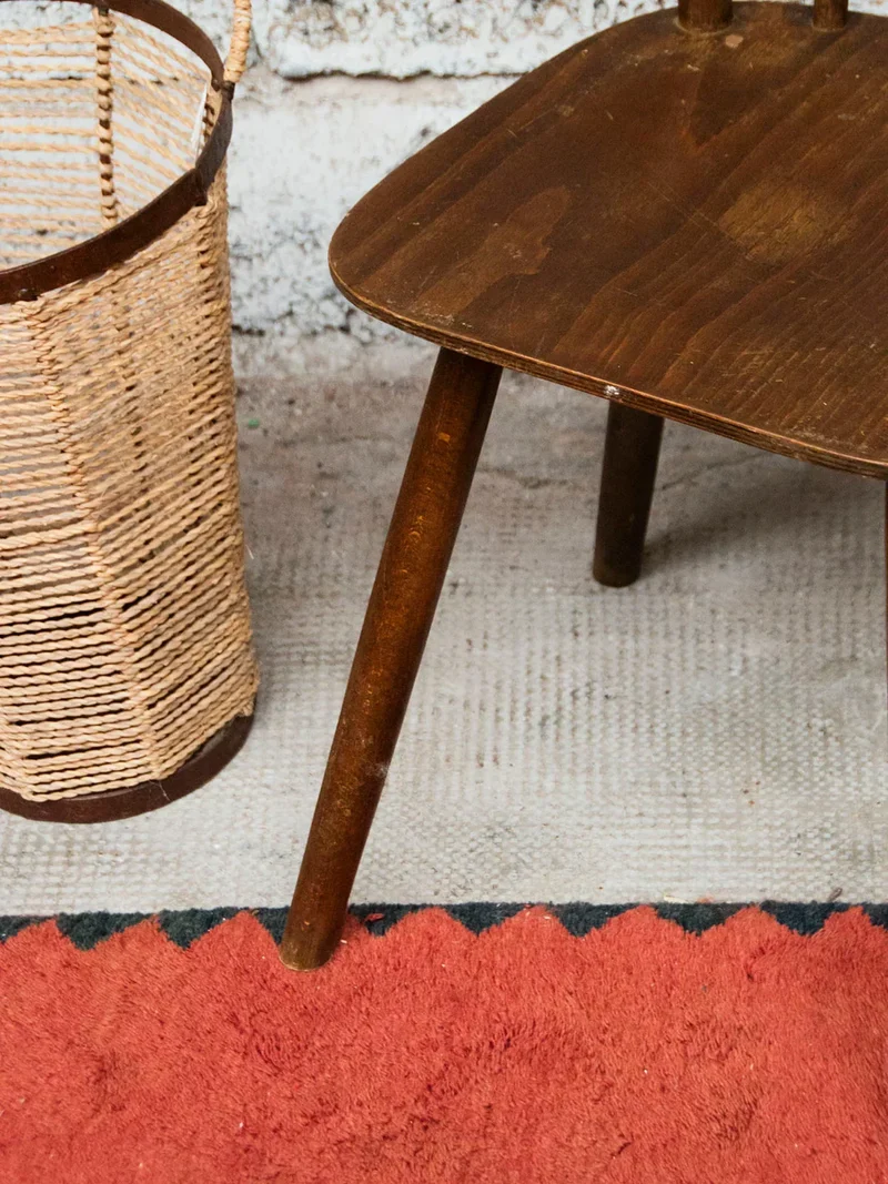 Claude, la paire de chaises en bois N°723