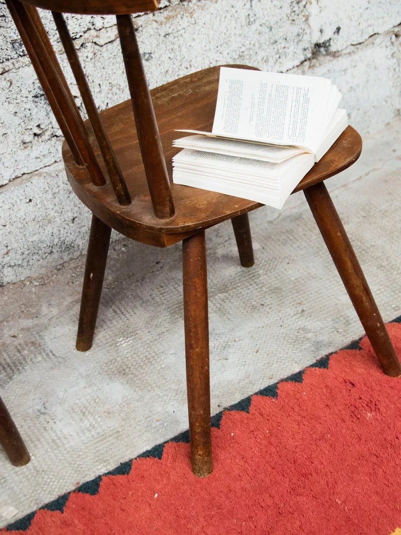 Claude, la paire de chaises en bois N°723