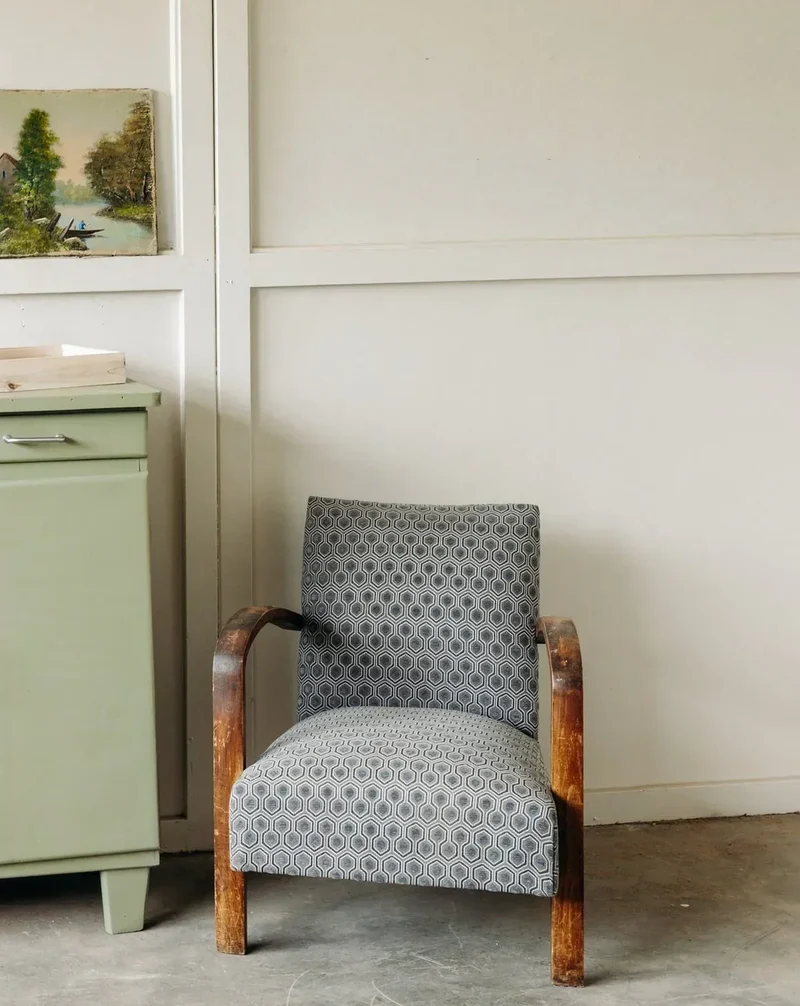 Ernest, le fauteuil en bois et tissu N°126