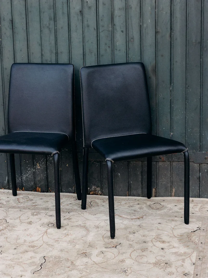 Alma, la paire de chaises simili-cuir N°914