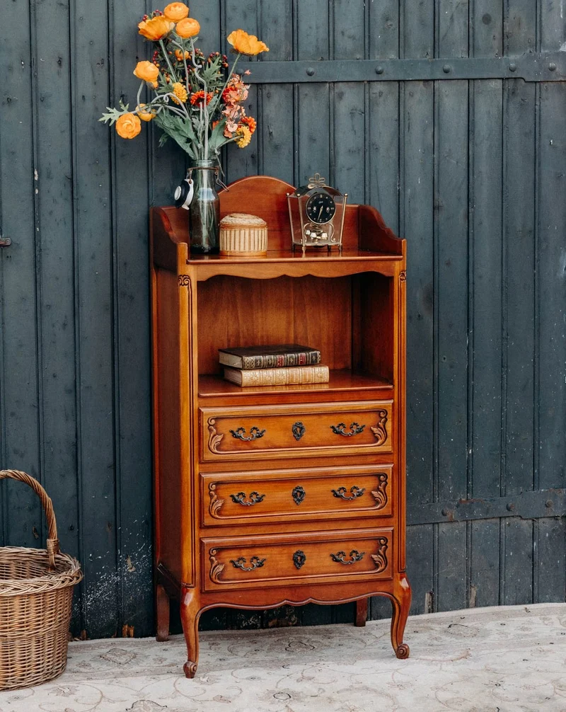 Gilbert, le meuble d'appoint en bois N°488