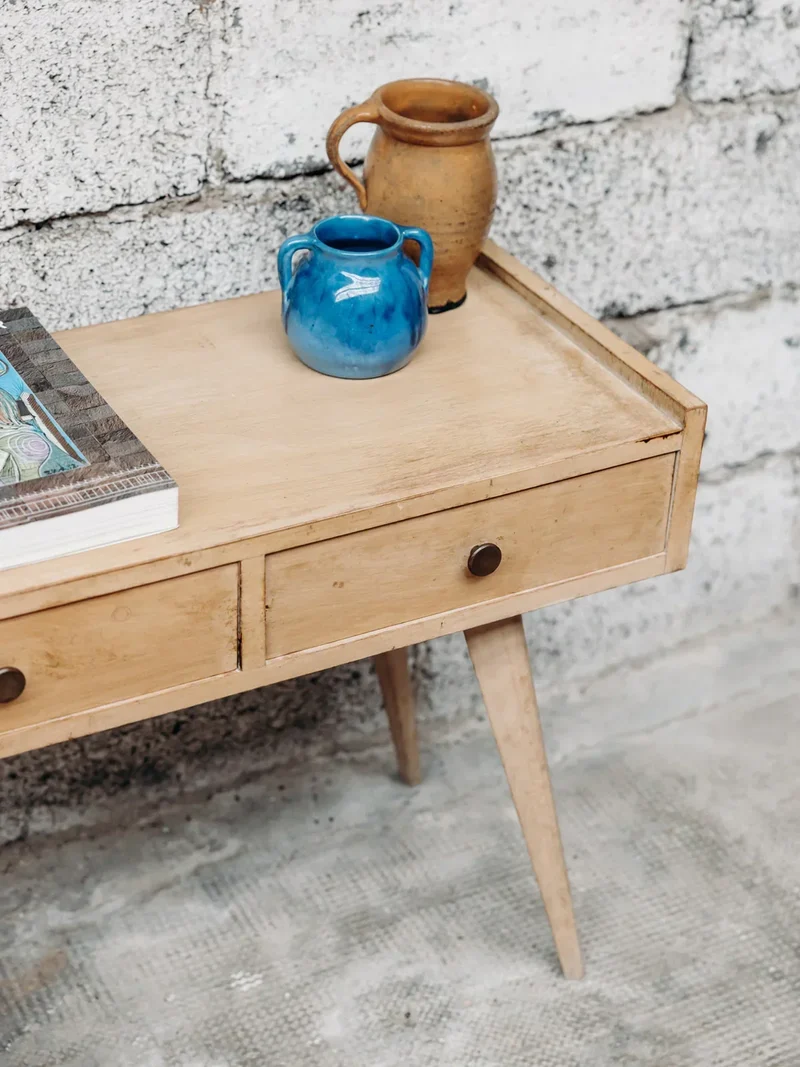 Hanna, la table d'appoint en bois N°383