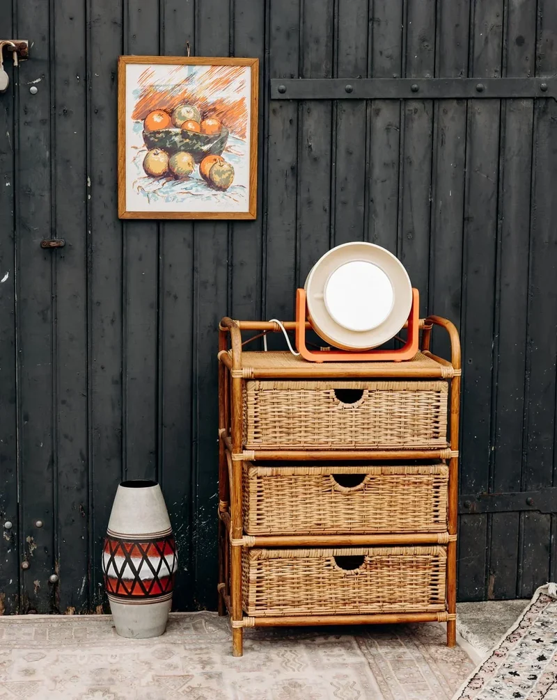 Garance, la petite commode en rotin N°133