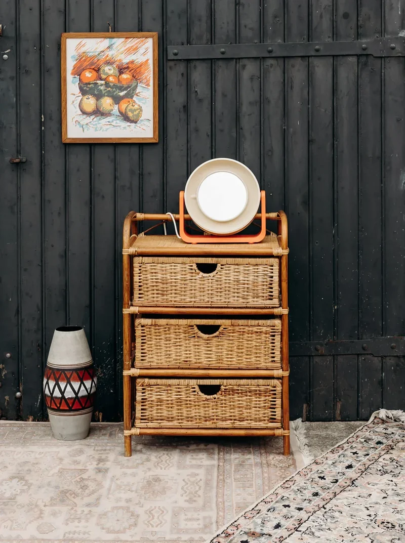 Garance, la petite commode en rotin N°133
