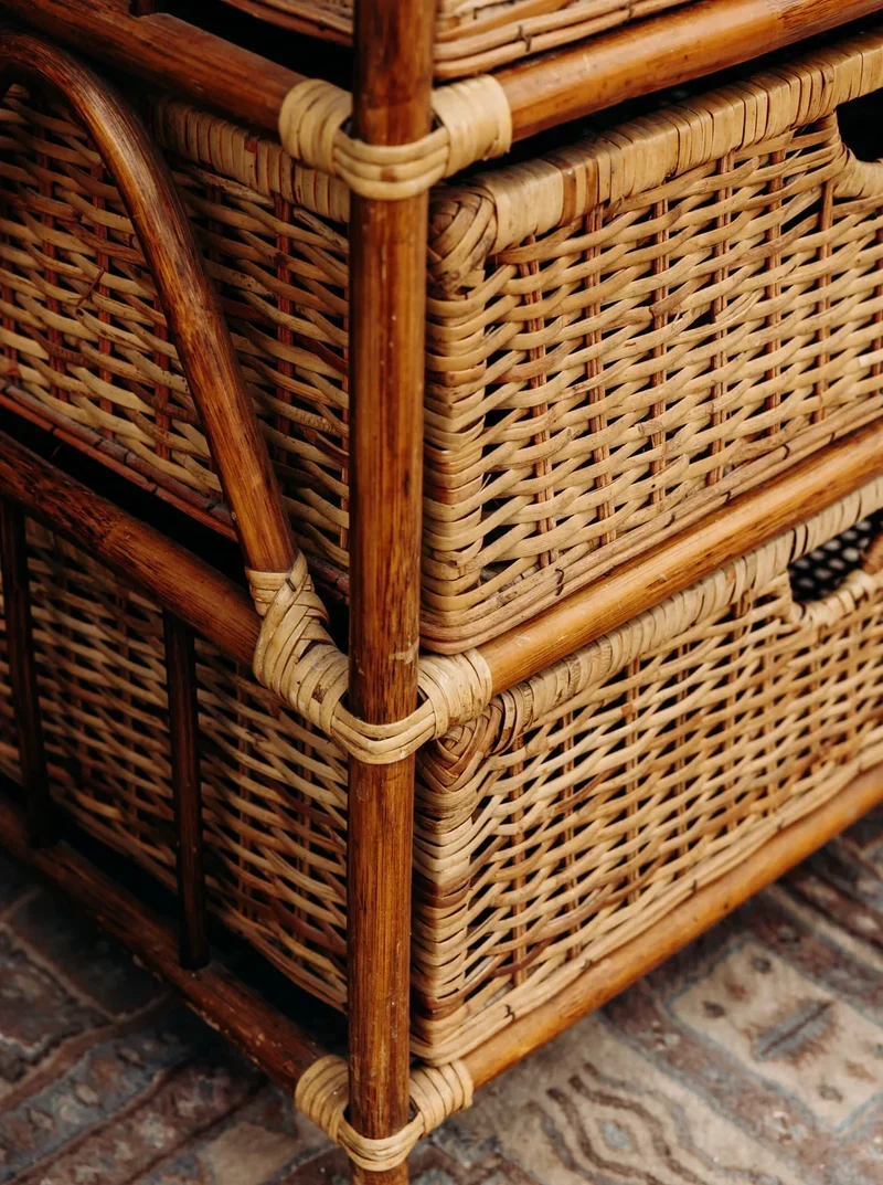 Garance, la petite commode en rotin N°133