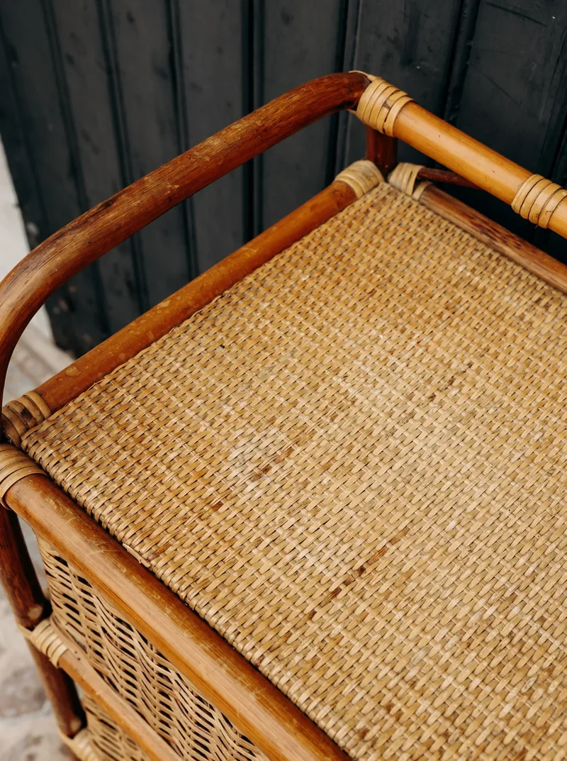 Garance, la petite commode en rotin N°133