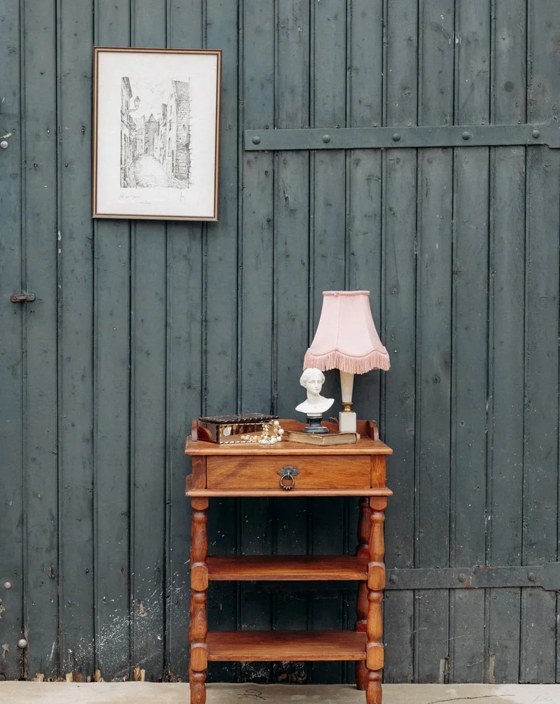 Francine, la table d'appoint en bois tourné N°752