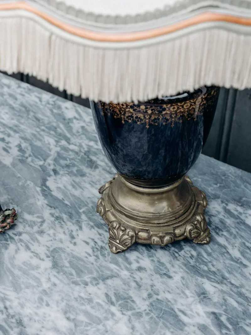 Suzanne, la lampe à poser en faïence N°141