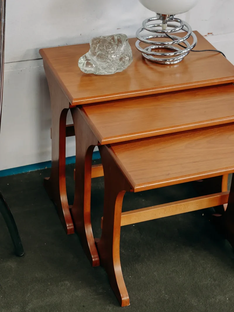 Barbara, les tables gigognes en bois N°88