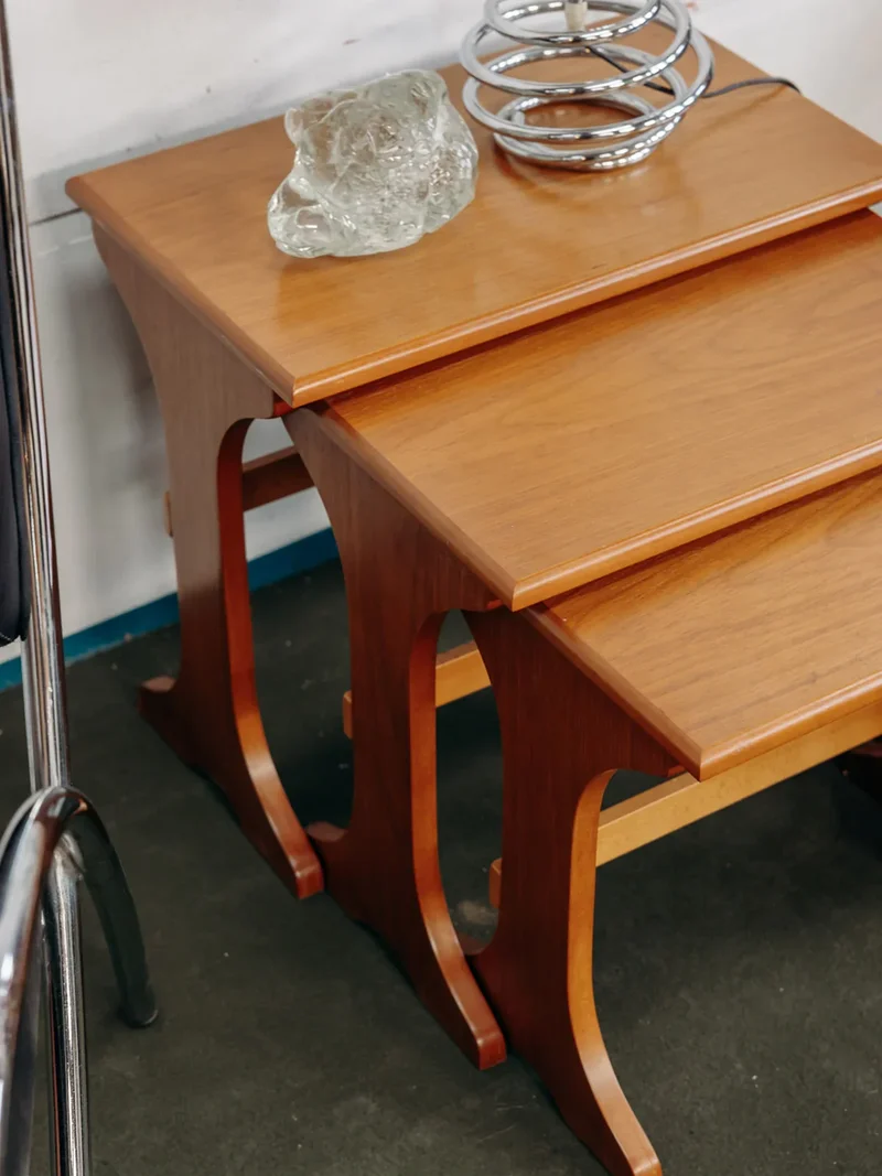 Barbara, les tables gigognes en bois N°88