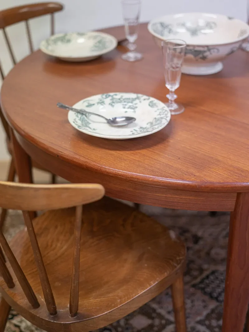 Karla, la table à manger en bois N°1094