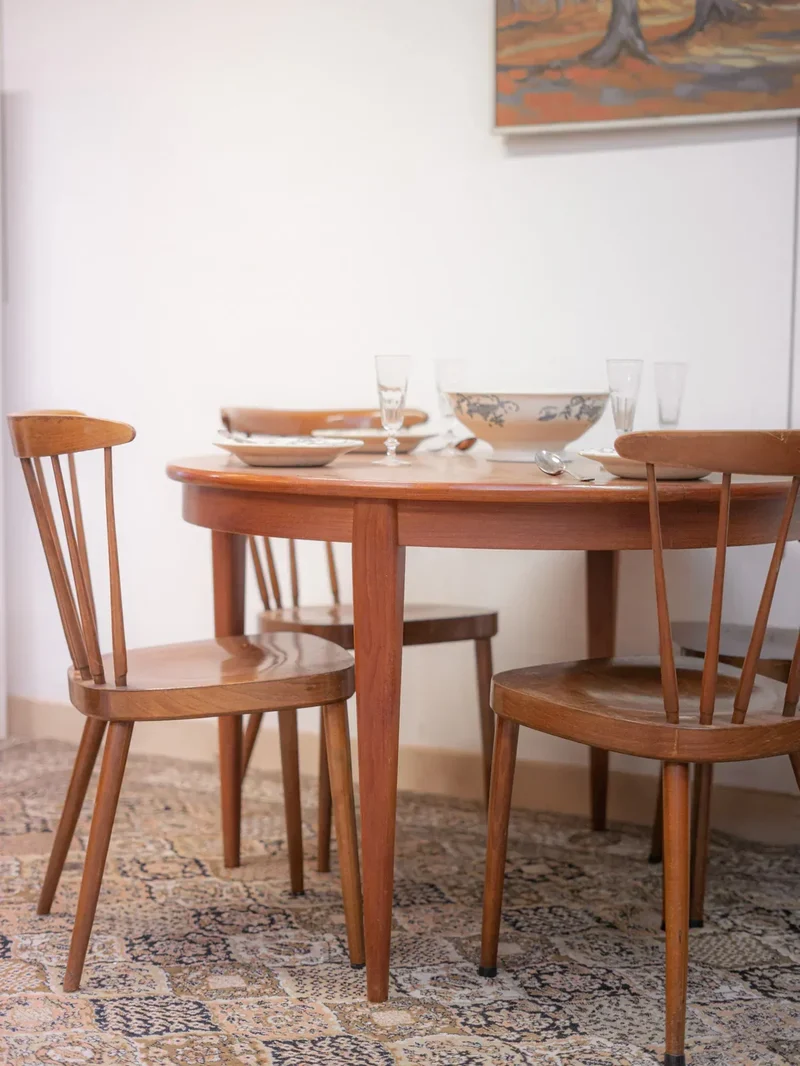 Karla, la table à manger en bois N°1094