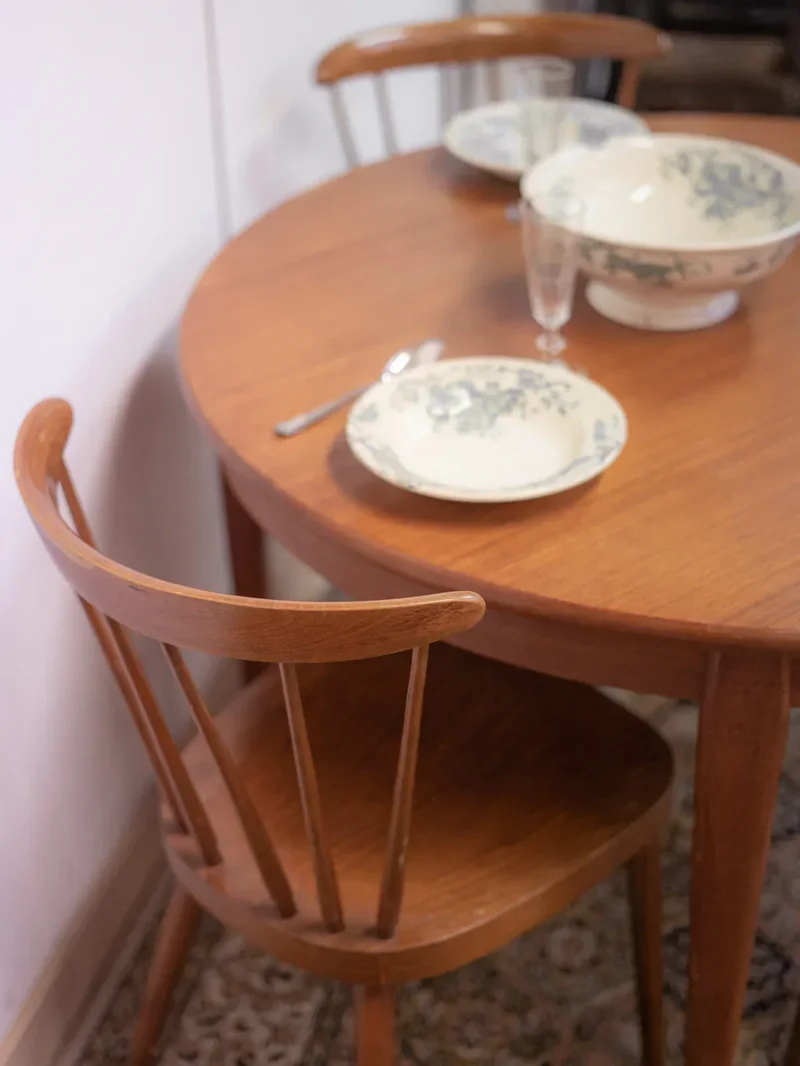 Karla, la table à manger en bois N°1094