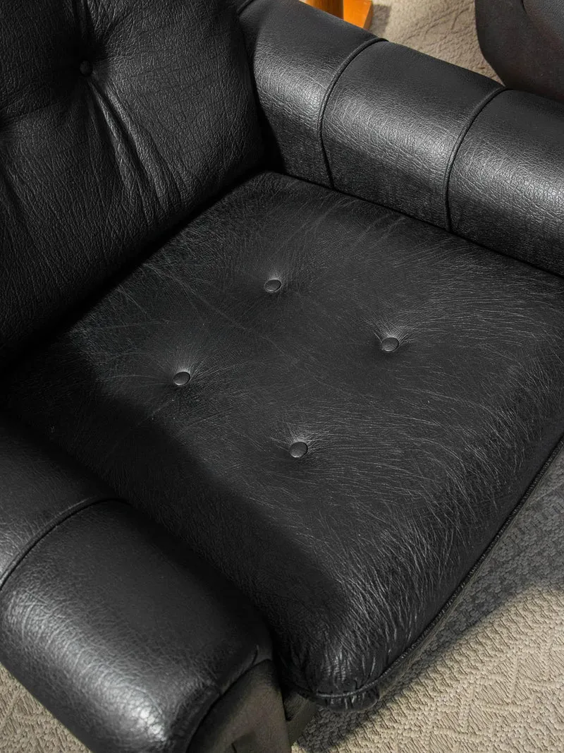 Jakob, la paire de fauteuils noirs N°641