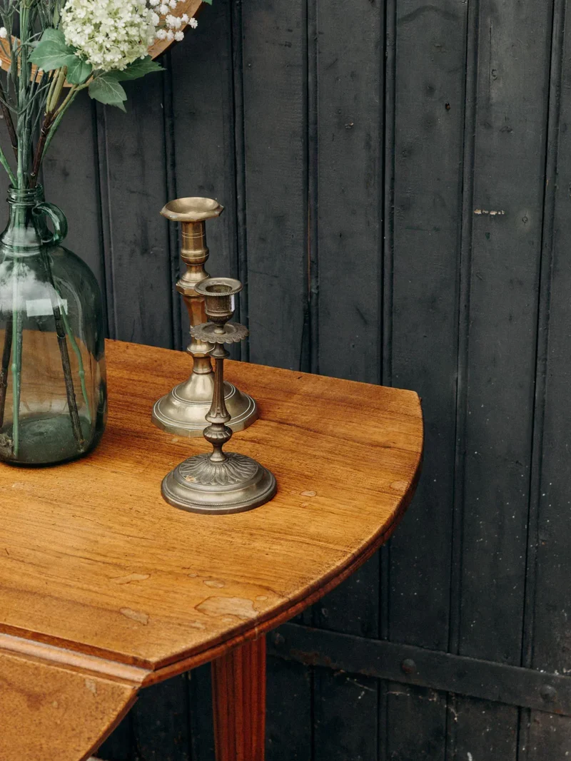 Romy, la table à manger ronde en bois N°430