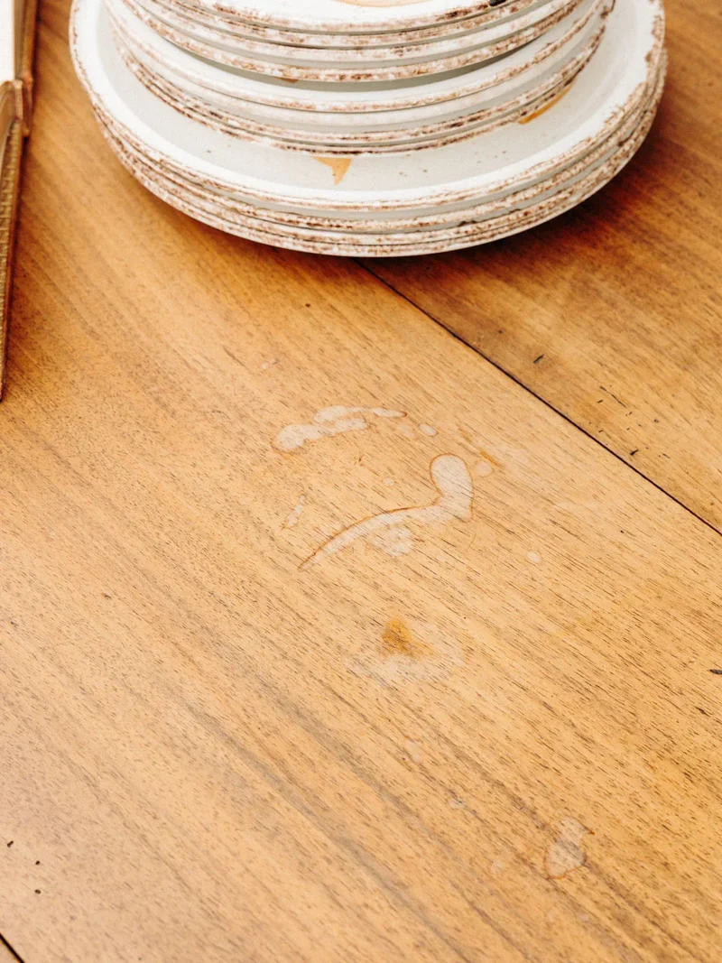 Romy, la table à manger ronde en bois N°430