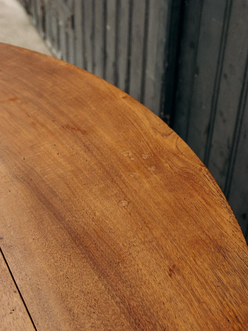 Romy, la table à manger ronde en bois N°430